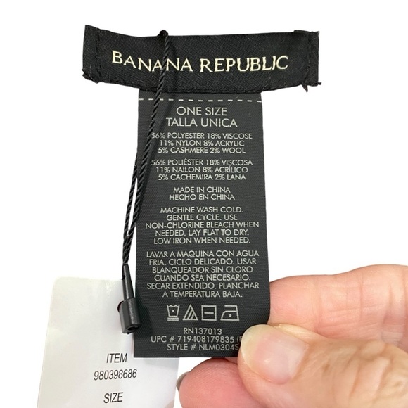 BANANA REPUBLIC - NWT - ONE SIZE MARIANA PLAID-RED WRAP KIMONO BLANKET - Picture 8 of 9